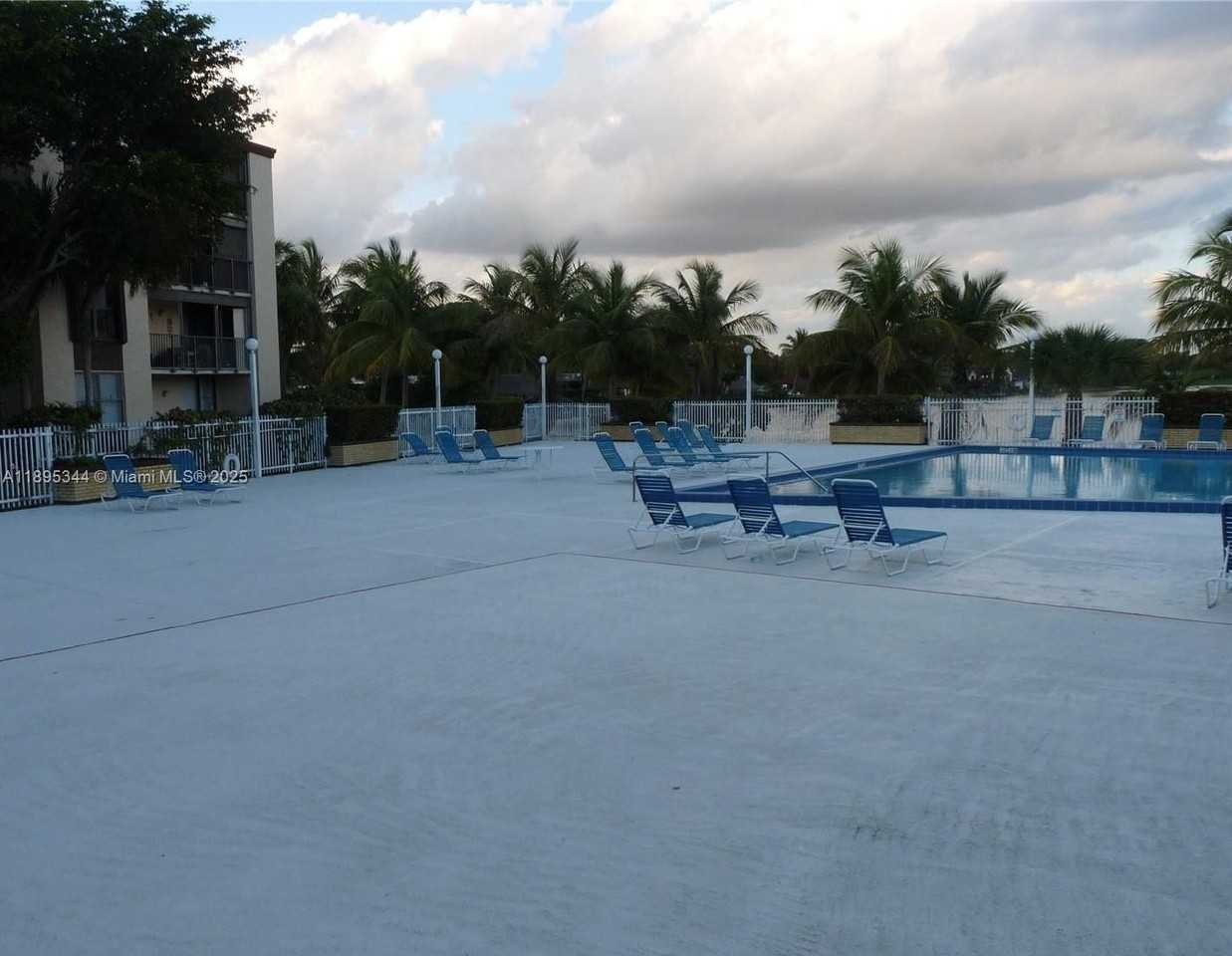 14501 N Kendall Dr #408H - Photo 6 of 20