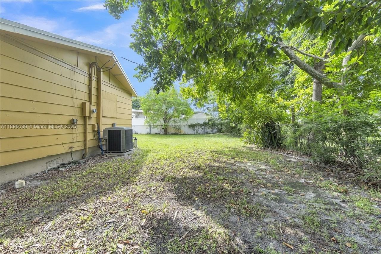 2005 Nw 11th Ave - Photo 4 of 40