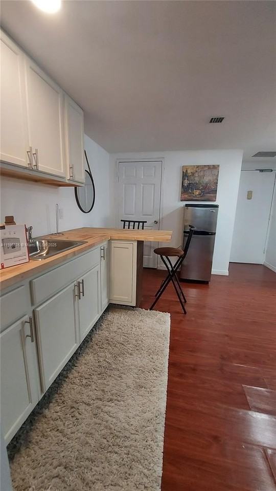 825 825 SE Brickell Bay Dr #443 - Photo 3 of 26