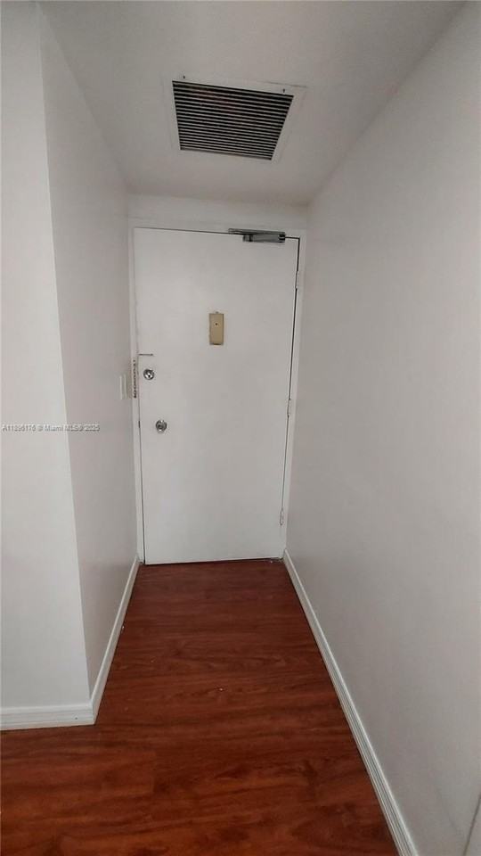 825 825 SE Brickell Bay Dr #443 - Photo 4 of 26