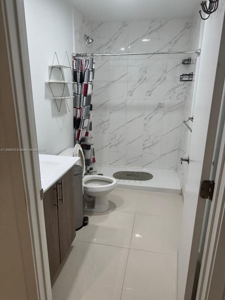 1152 Northwest 2nd Street #1 - Photo 2 of 4