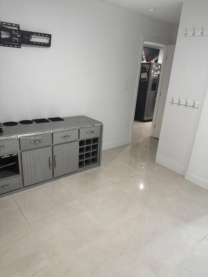 1152 Northwest 2nd Street #1 - Photo 4 of 4