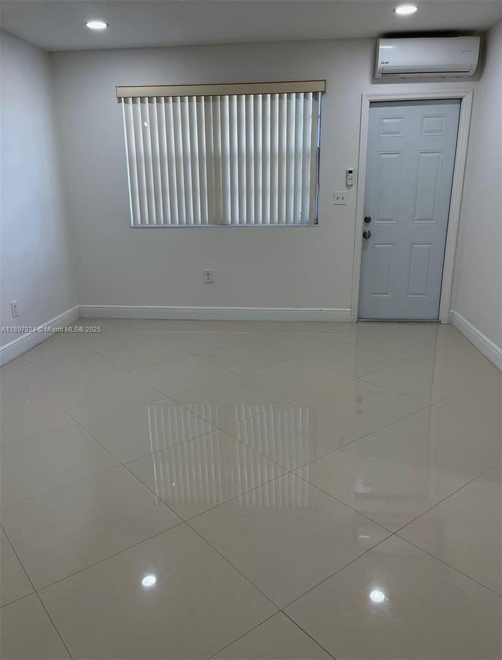 33013 East 8th Avenue #0 - Photo 4 of 4