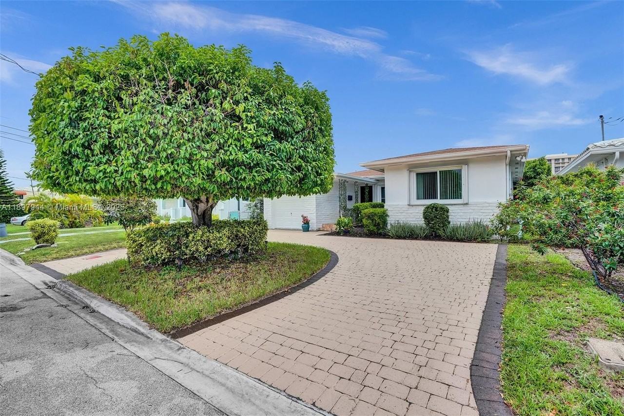 8851 Byron Ave #0 - Photo 5 of 45