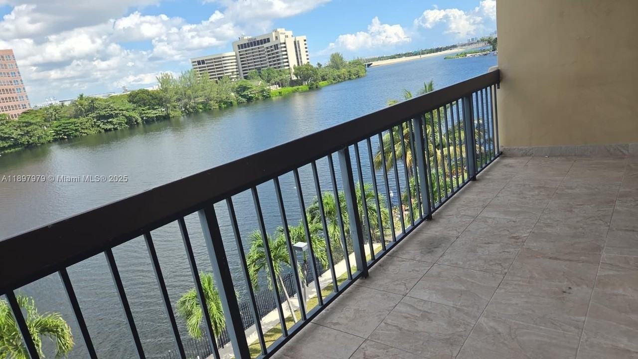 5249 Nw 7th St #418 - Photo 3 of 25