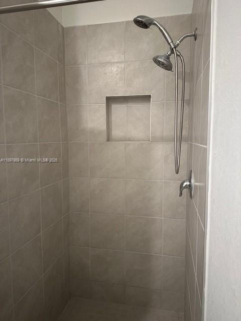 390 Ne 12th St #0 - Photo 5 of 15