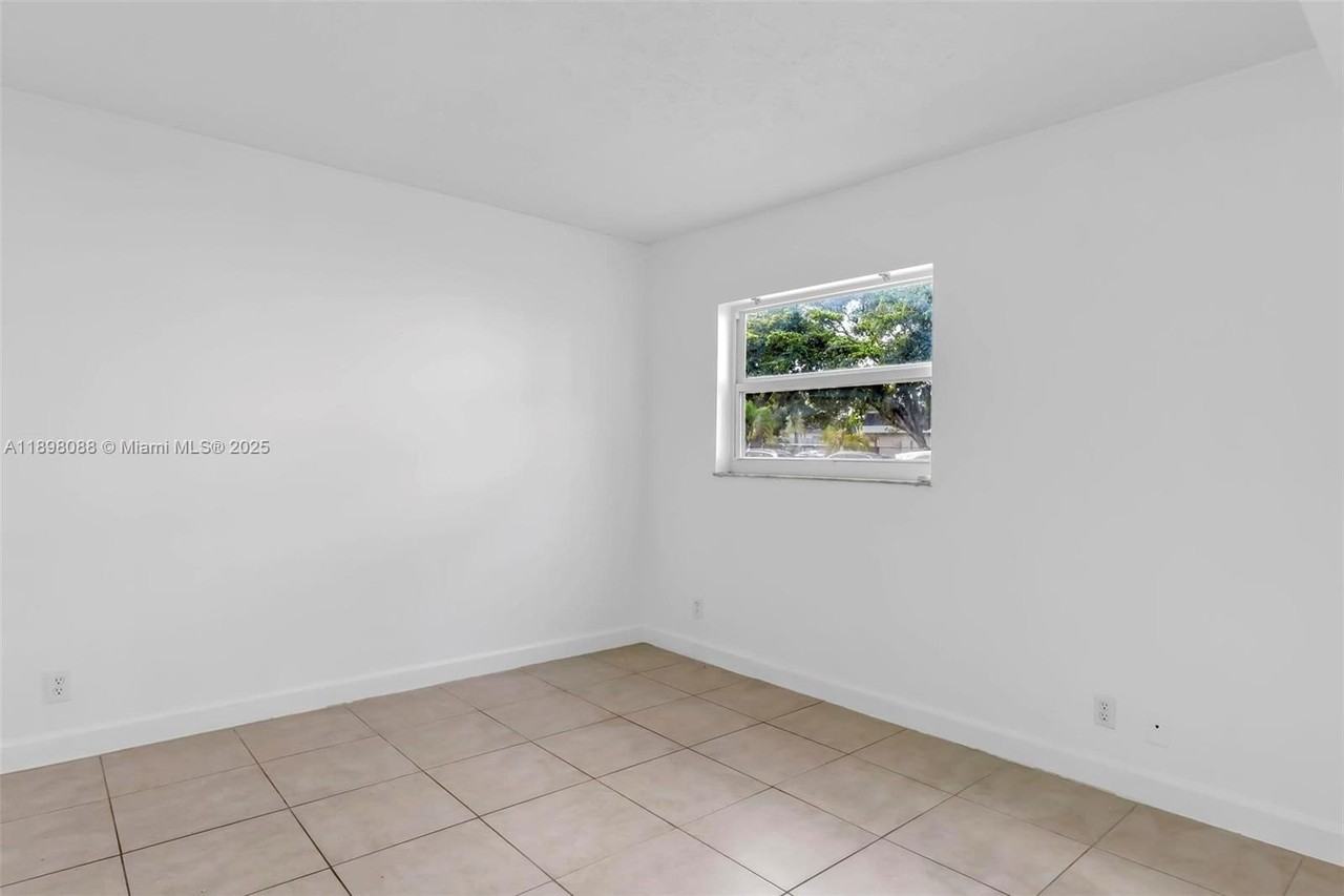 8002 Lagos De Campo Blvd #B101 - Photo 2 of 31