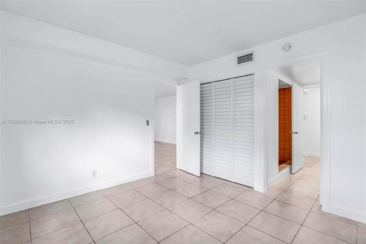 8002 Lagos De Campo Blvd #B101 - Photo 3 of 31