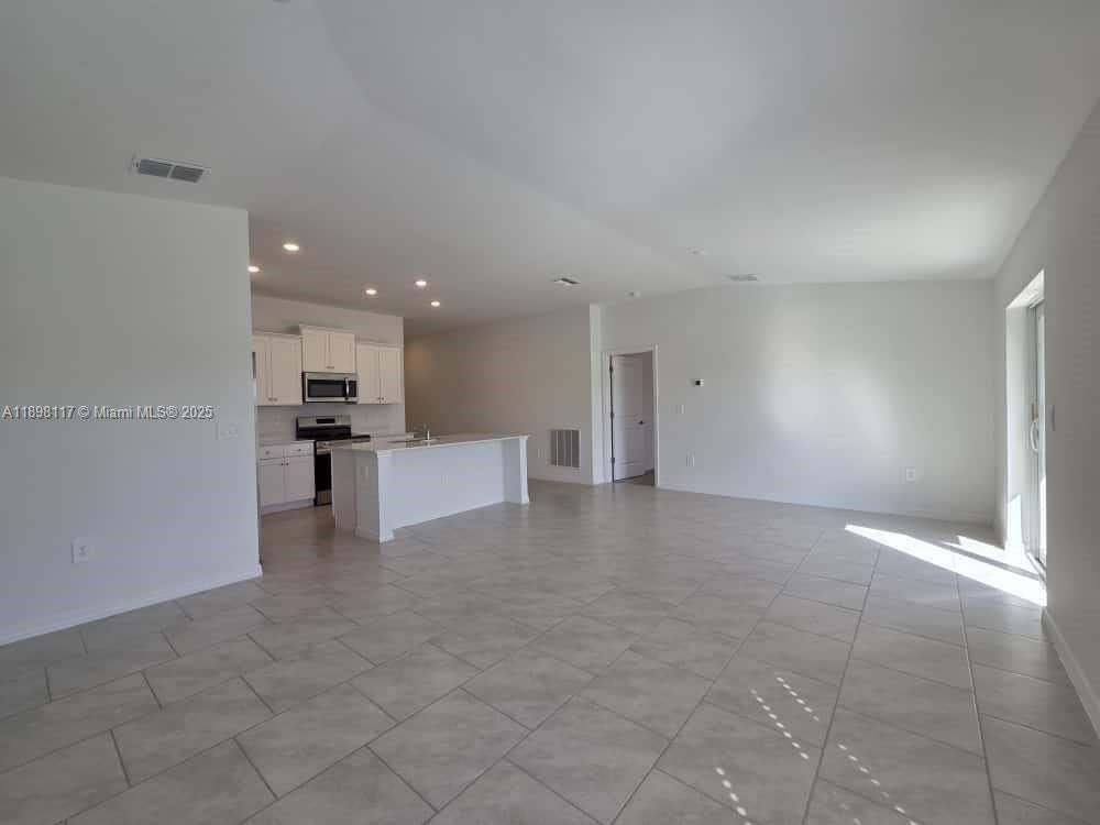 3403 34th St Sw #3403 - Photo 3 of 16