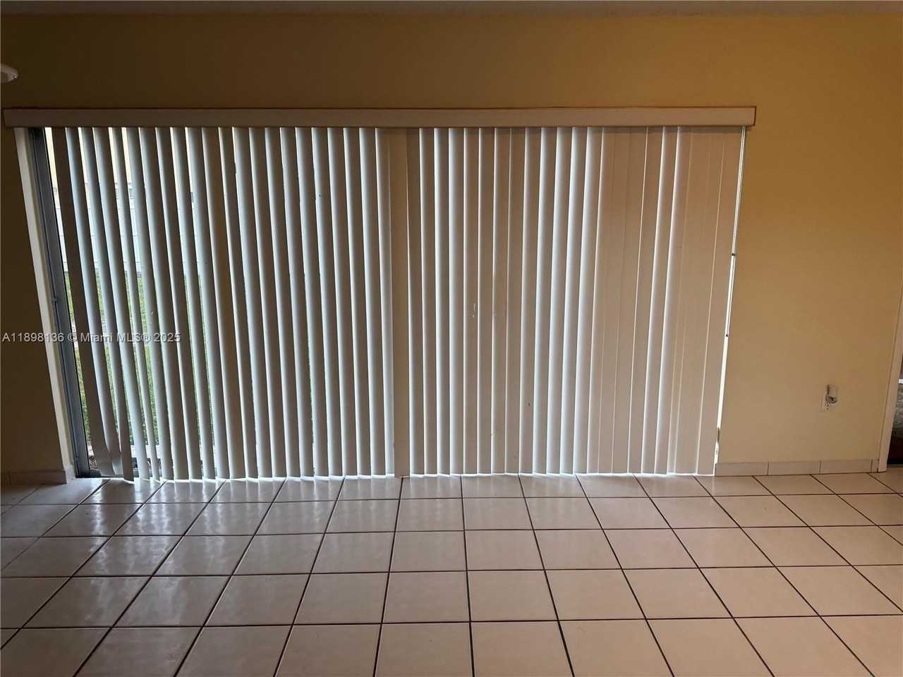 14450 Sw 95th Ter - Photo 4 of 9