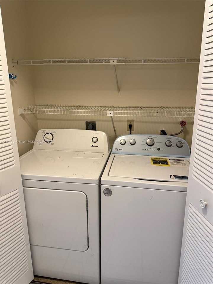 14450 Sw 95th Ter - Photo 6 of 9