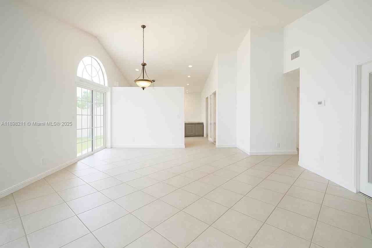 14478 Sw 139th Avenue Cir W #14478 - Photo 6 of 25