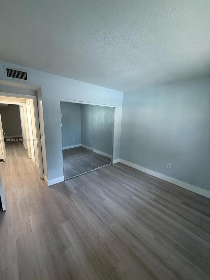 2350 West 53rd Terrace #12 - Photo 5 of 8