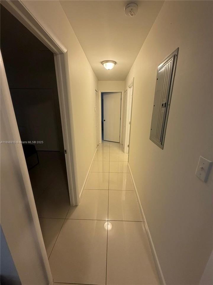 1132 Nw 38th St #1132 - Photo 4 of 10