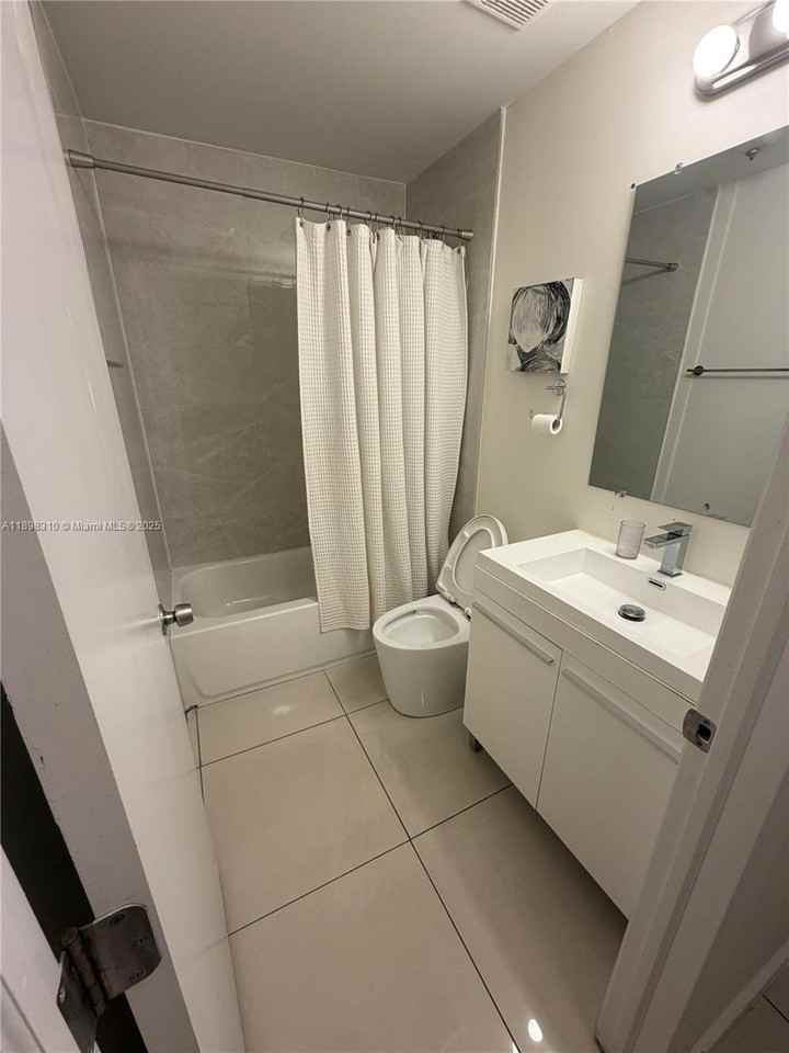 1132 Nw 38th St #1132 - Photo 7 of 10