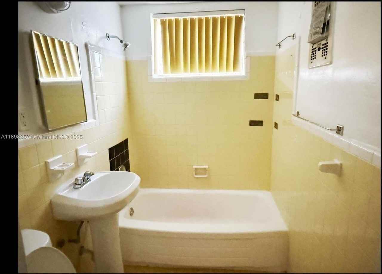 7740 Dickens Ave #5 - Photo 2 of 4