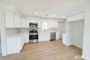 17 1/2 Thomas St #2F - Photo 1 of 1