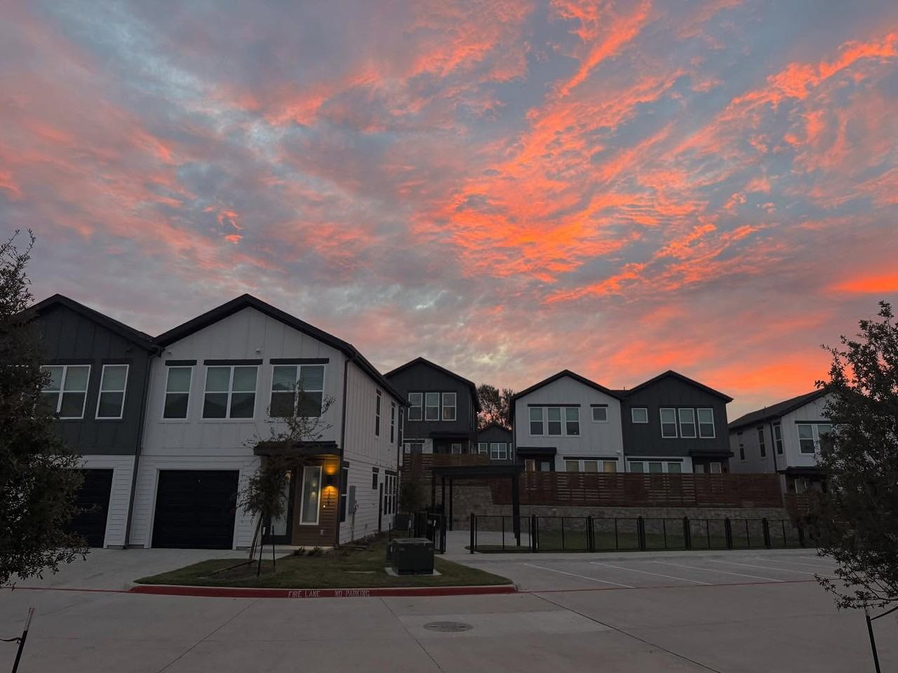 4515 Bluebonnet Ln - Photo 3 of 8