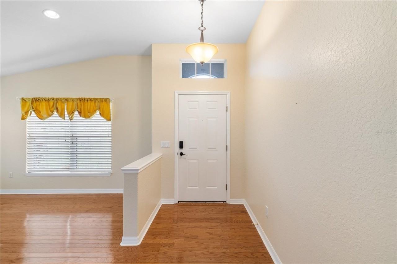 1556 Scarlett Ave - Photo 4 of 46