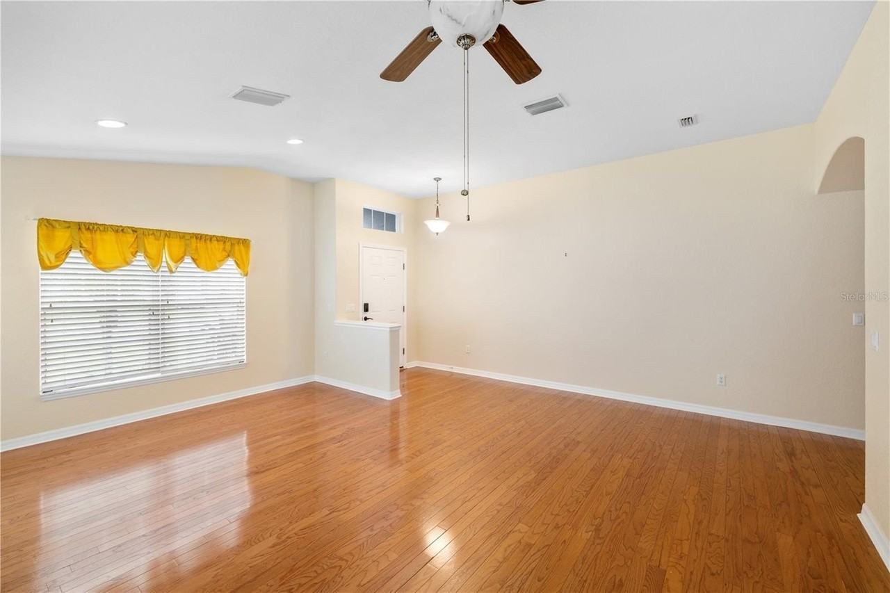 1556 Scarlett Ave - Photo 5 of 46