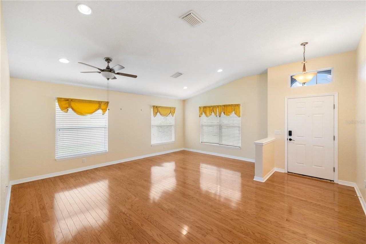 1556 Scarlett Ave - Photo 7 of 46