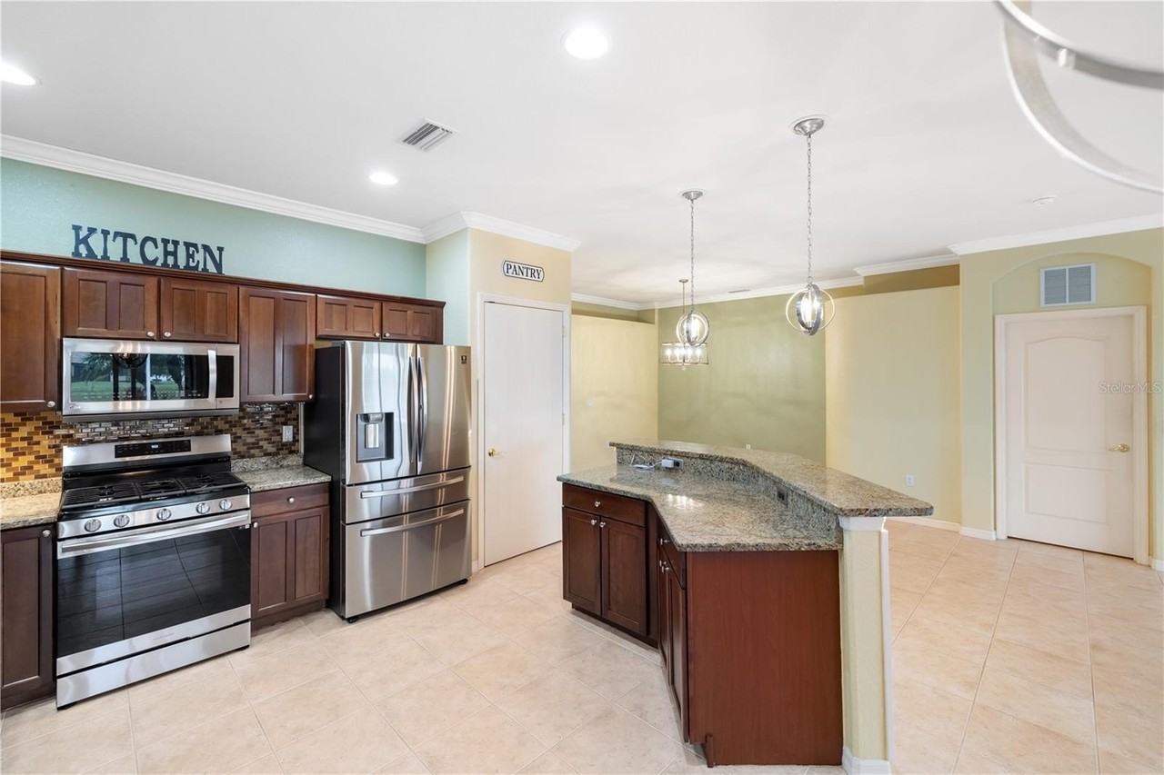 1775 Scarlett Ave - Photo 6 of 44