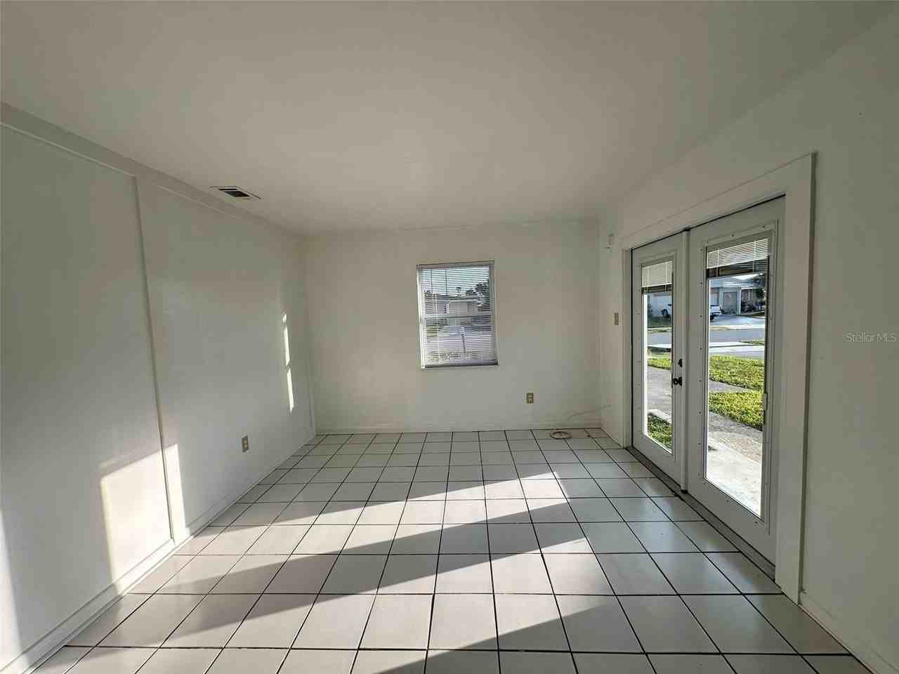 6025 Deming Ave - Photo 6 of 12