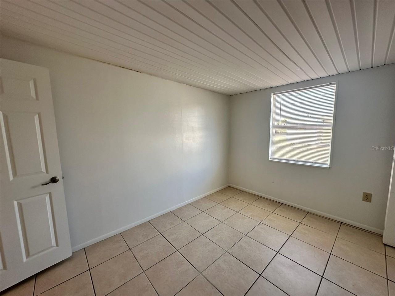 6025 Deming Ave - Photo 7 of 12