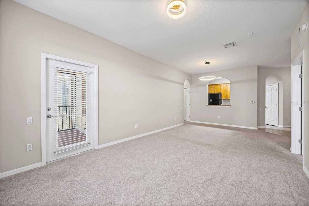 1355 Venezia Ct #405 - Photo 4 of 30