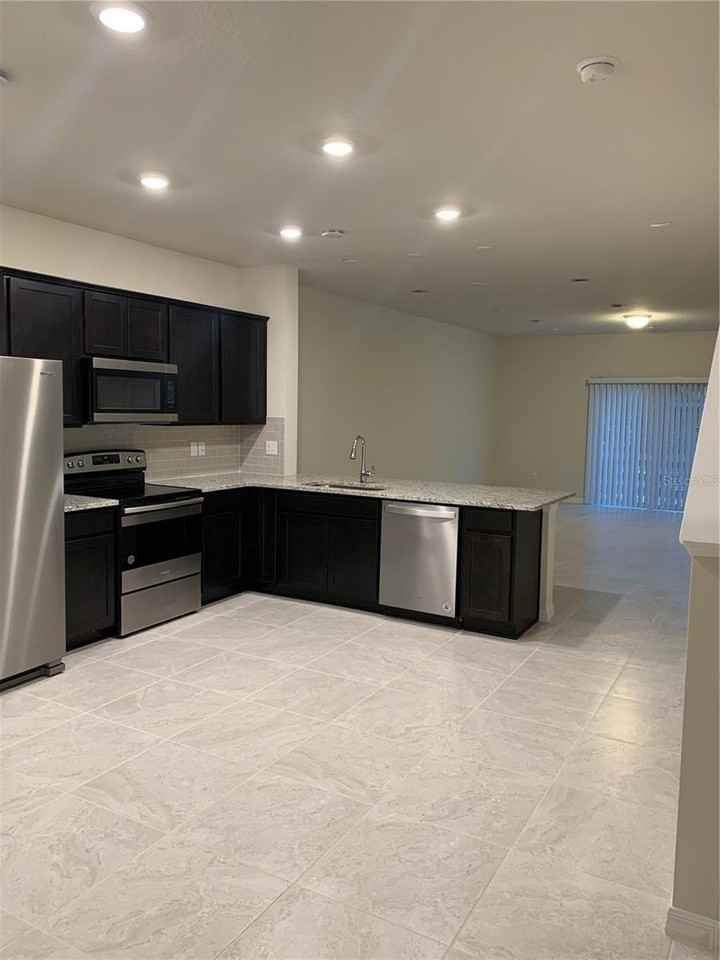 2559 Buena View Rd - Photo 2 of 17