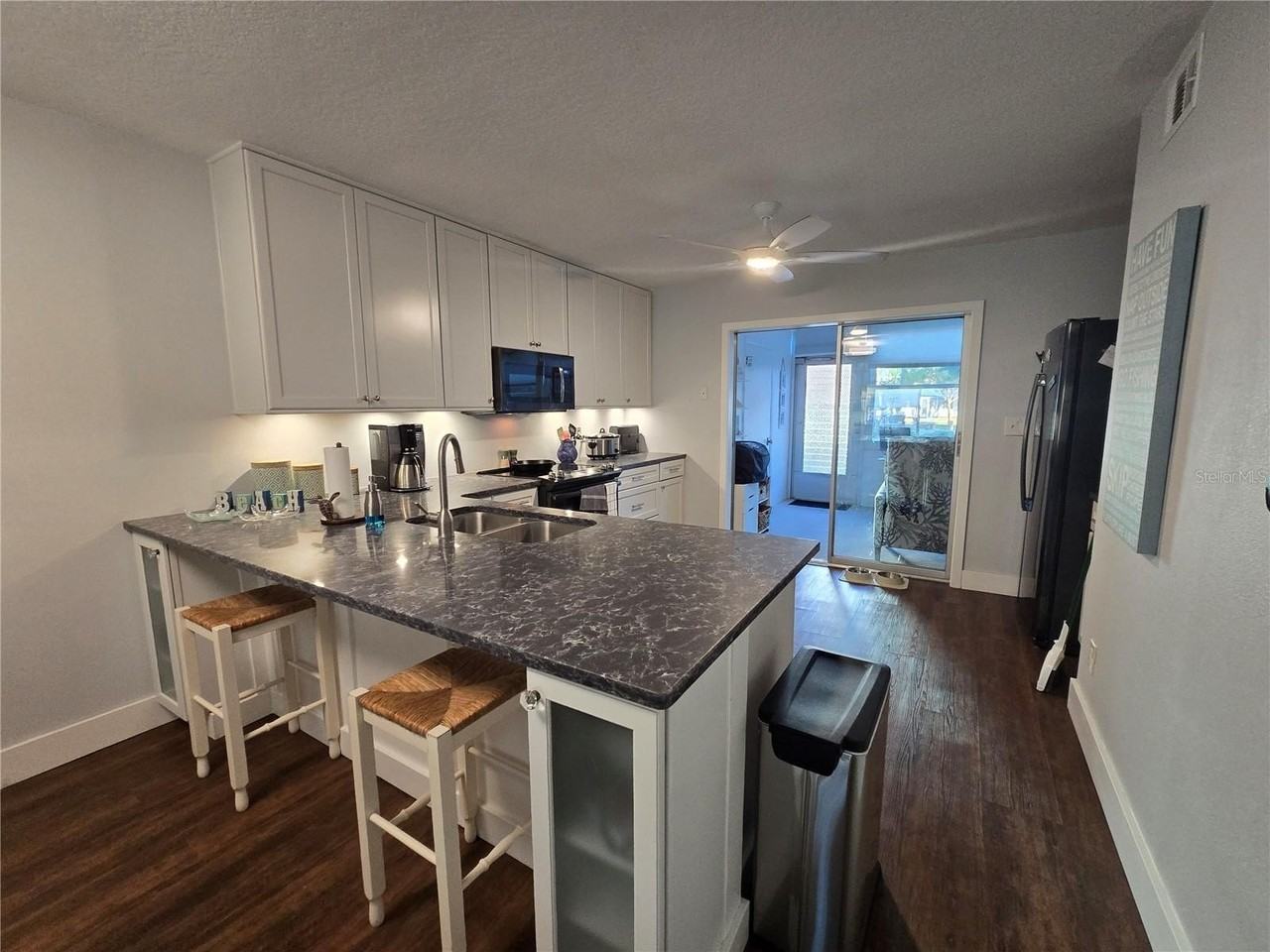 211 Pasadena Ave N #107 - Photo 5 of 33