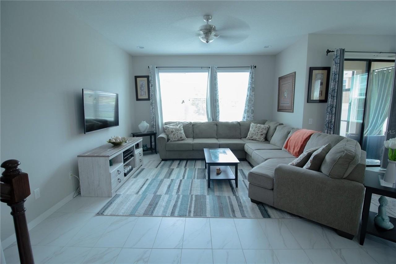 18916 Beautyberry Ct - Photo 2 of 21