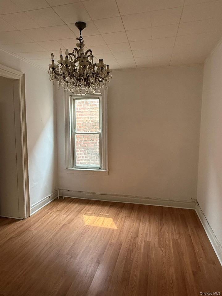 1859 Matthews Ave #2 - Photo 7 of 11