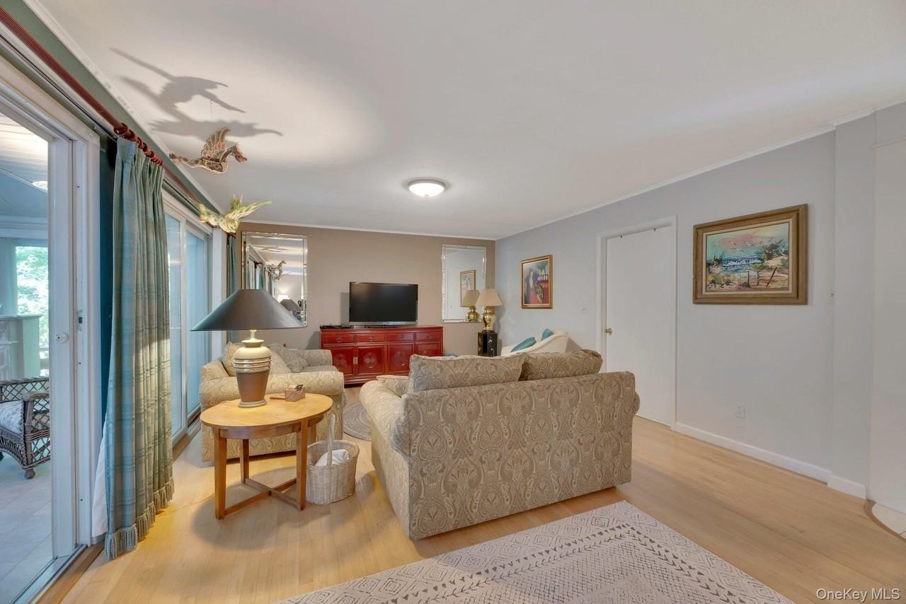 1075 Inlet Lane - Photo 6 of 30