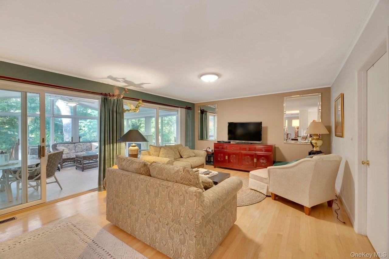 1075 Inlet Lane - Photo 7 of 30