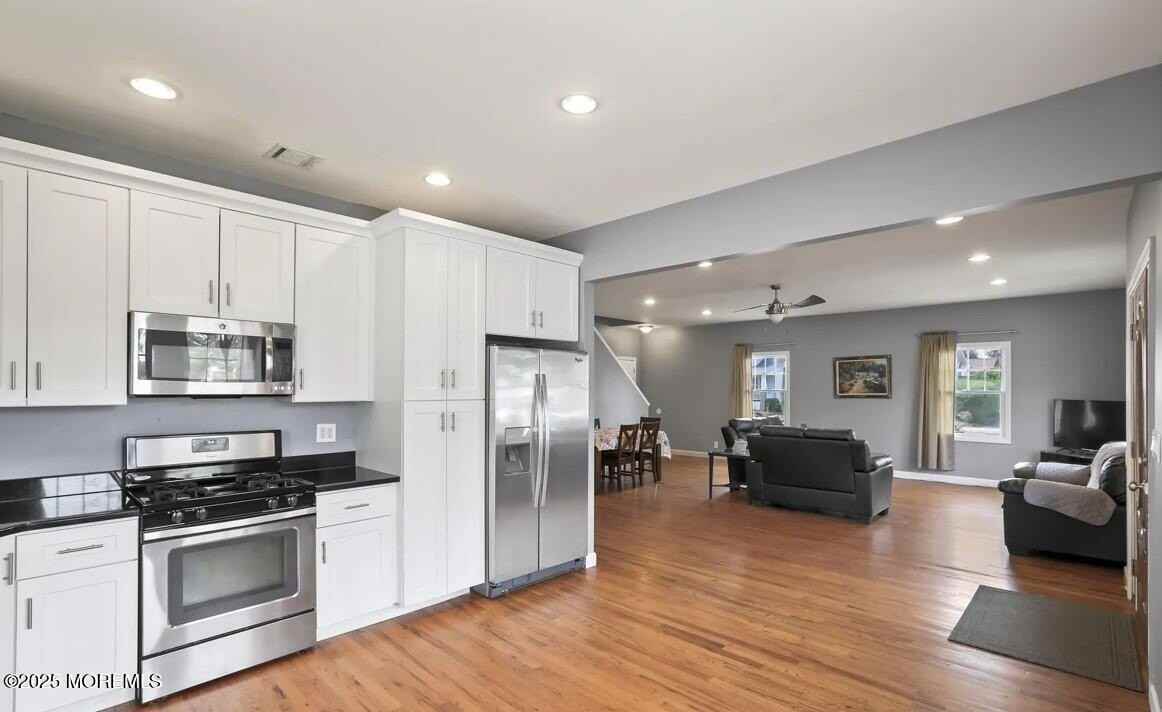 2207 Main St - Photo 4 of 22