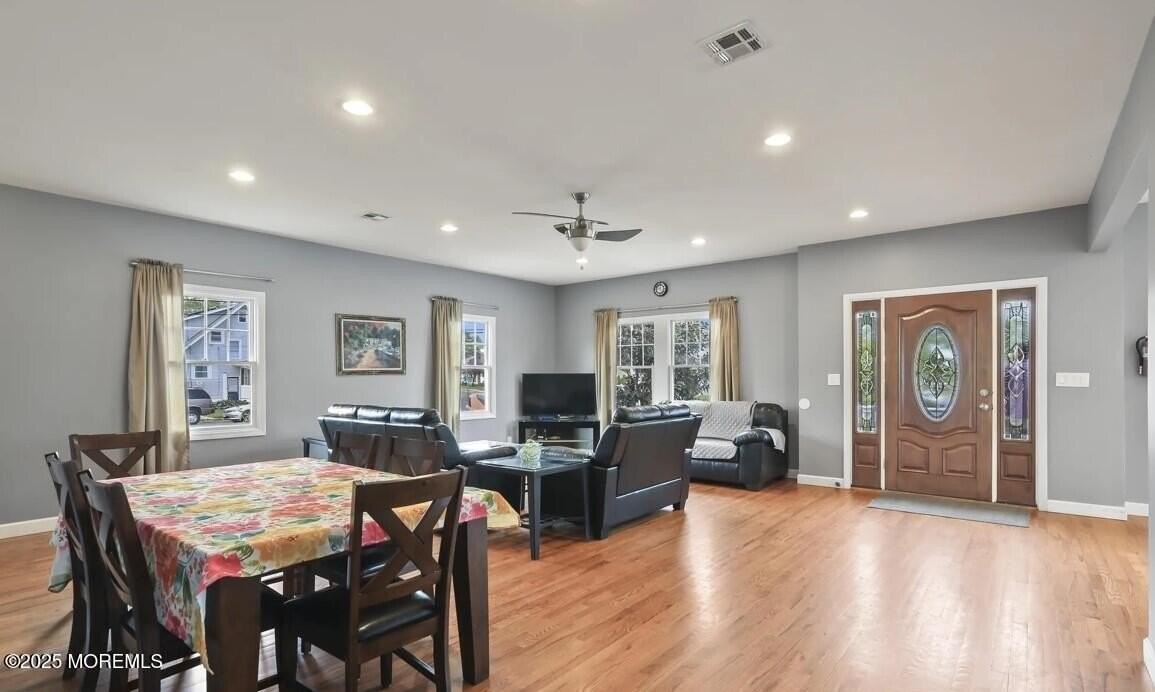 2207 Main St - Photo 6 of 22