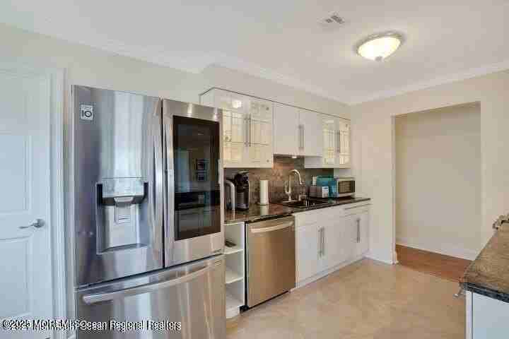 68 Berry Place - Photo 5 of 15