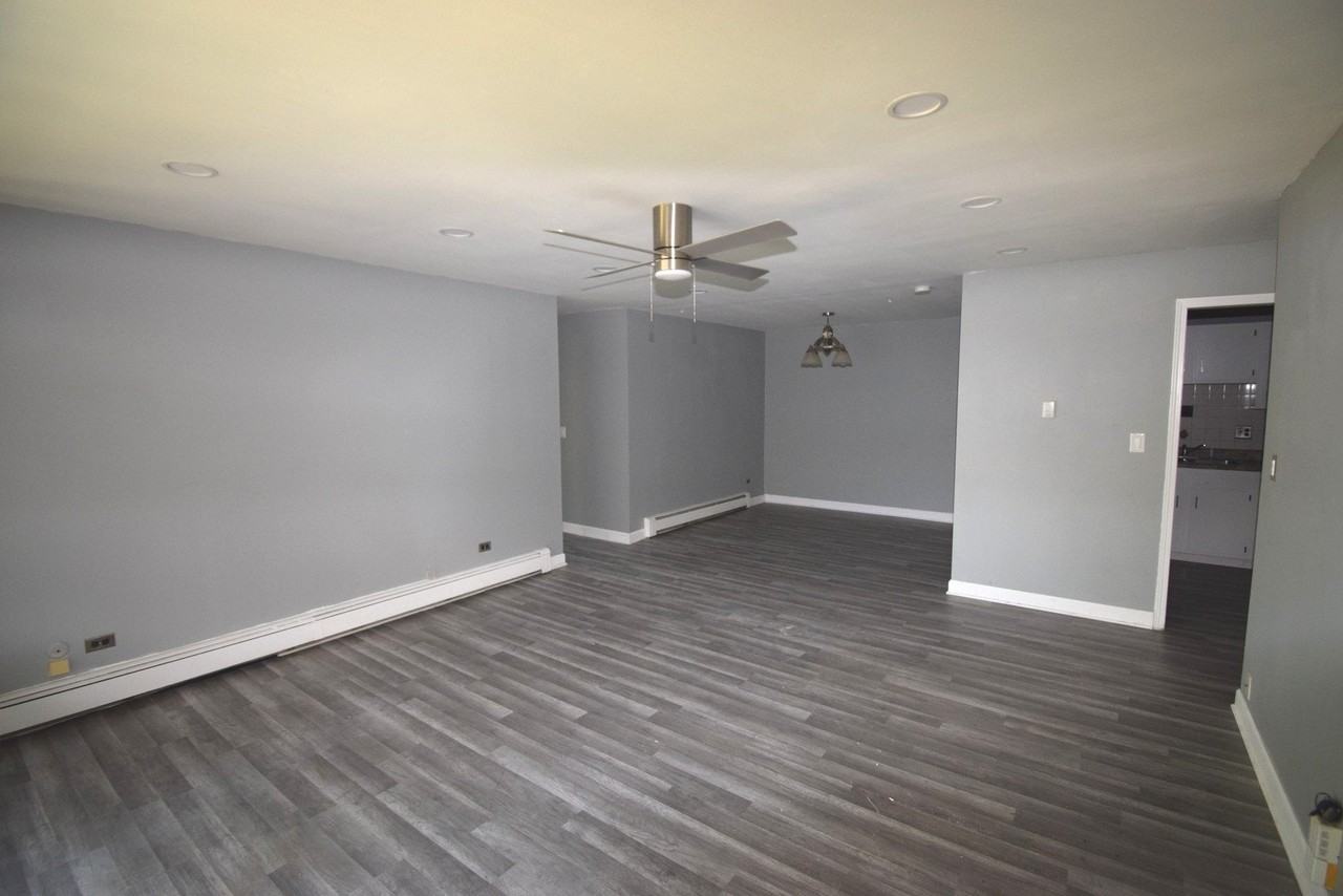 9S120 Lake Dr #201 - Photo 3 of 17