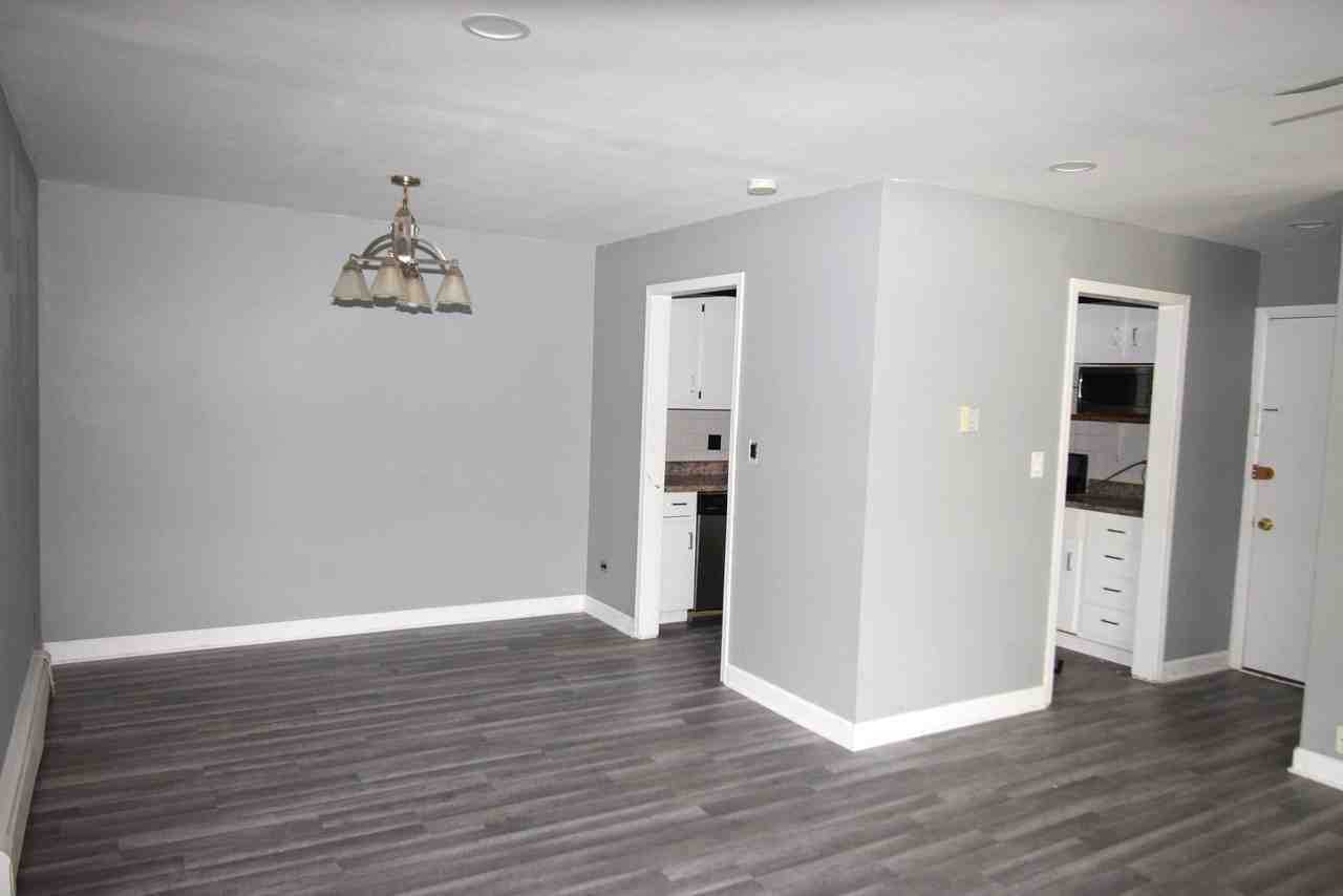 9S120 Lake Dr #201 - Photo 4 of 17