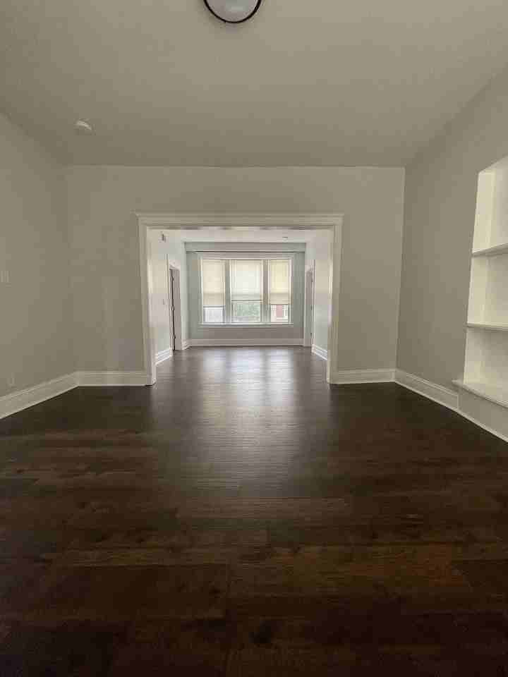 916 West 68th Street #2W - Photo 3 of 8