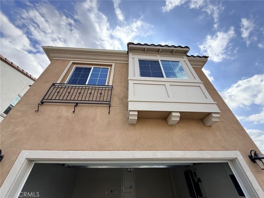 1430 Prairie Rose Ln - Photo 2 of 21