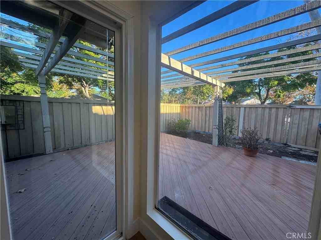 17301 Peach - Photo 6 of 15