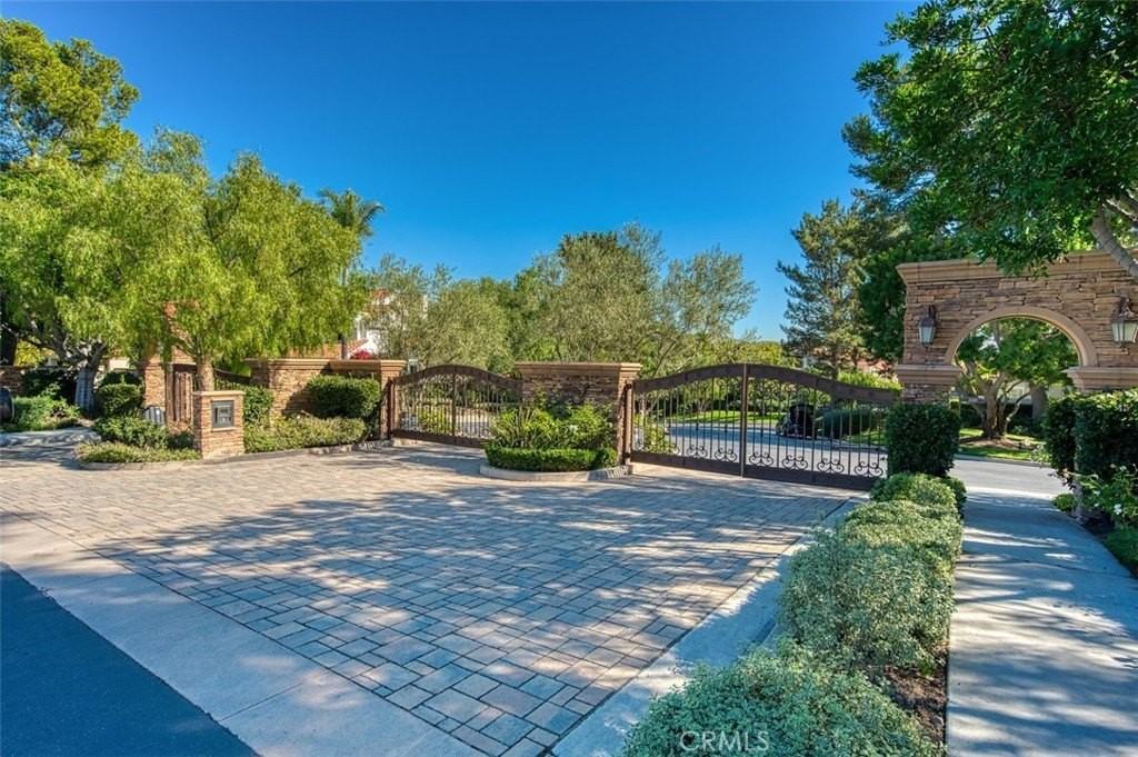 21 Sarena - Photo 2 of 23