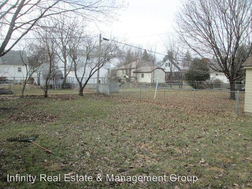 1127 4th Ave SE - Photo 2 of 10