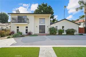 featured image of 7425 Vanalden Ave