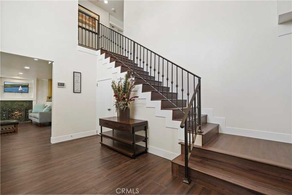 7425 Vanalden Ave - Photo 3 of 39