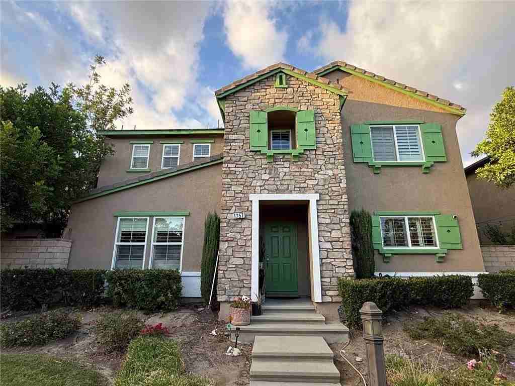 1757 E Flora St - Photo 2 of 30