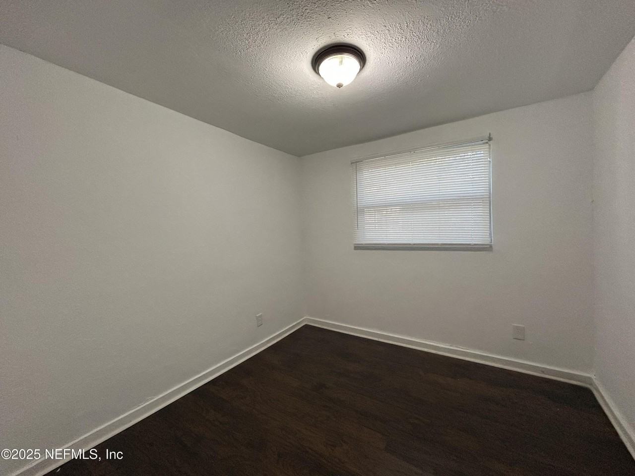 3105 Nolan St - Photo 5 of 11