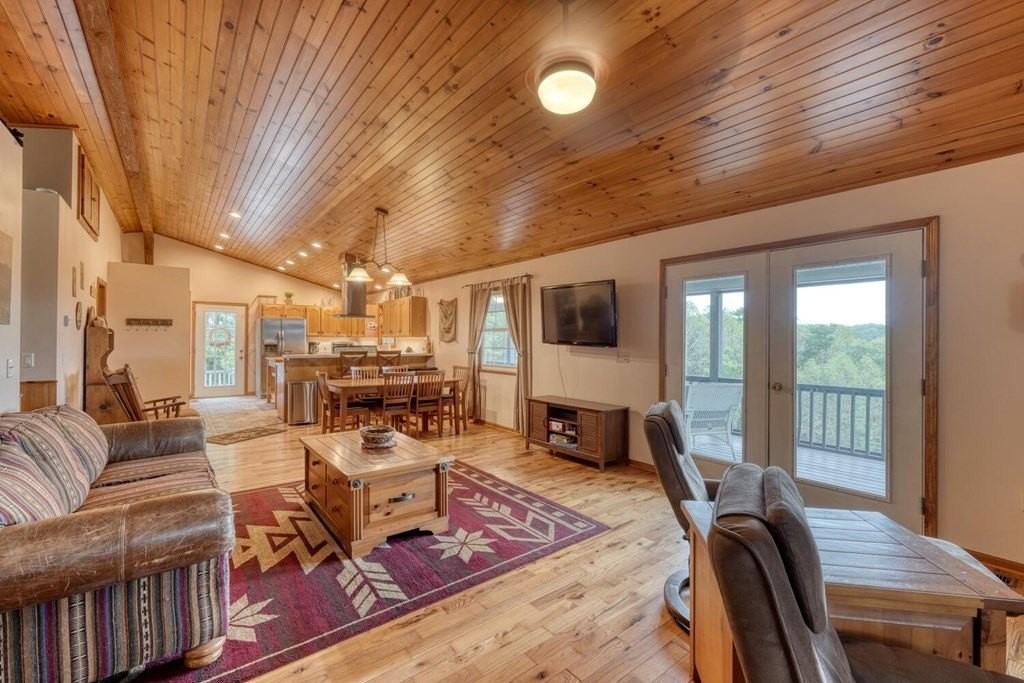 586 Sun Valley Dr - Photo 6 of 34